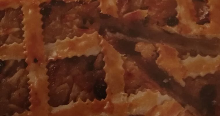 CROSTATA DI MELE E UVETTA