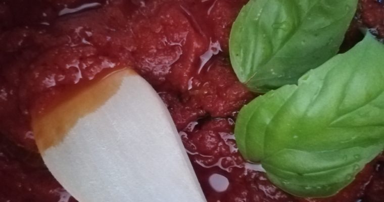 SALSA AL POMODORO E BASILICO