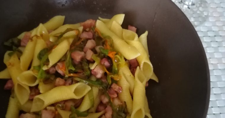GARGANELLI AL GUALCIALE E FIORI DI ZUCCA