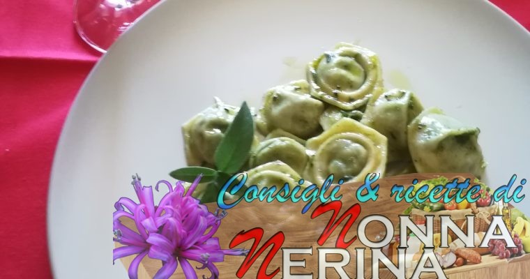 RAVIOLI DI SPINACI AL BURRO E SALVIA