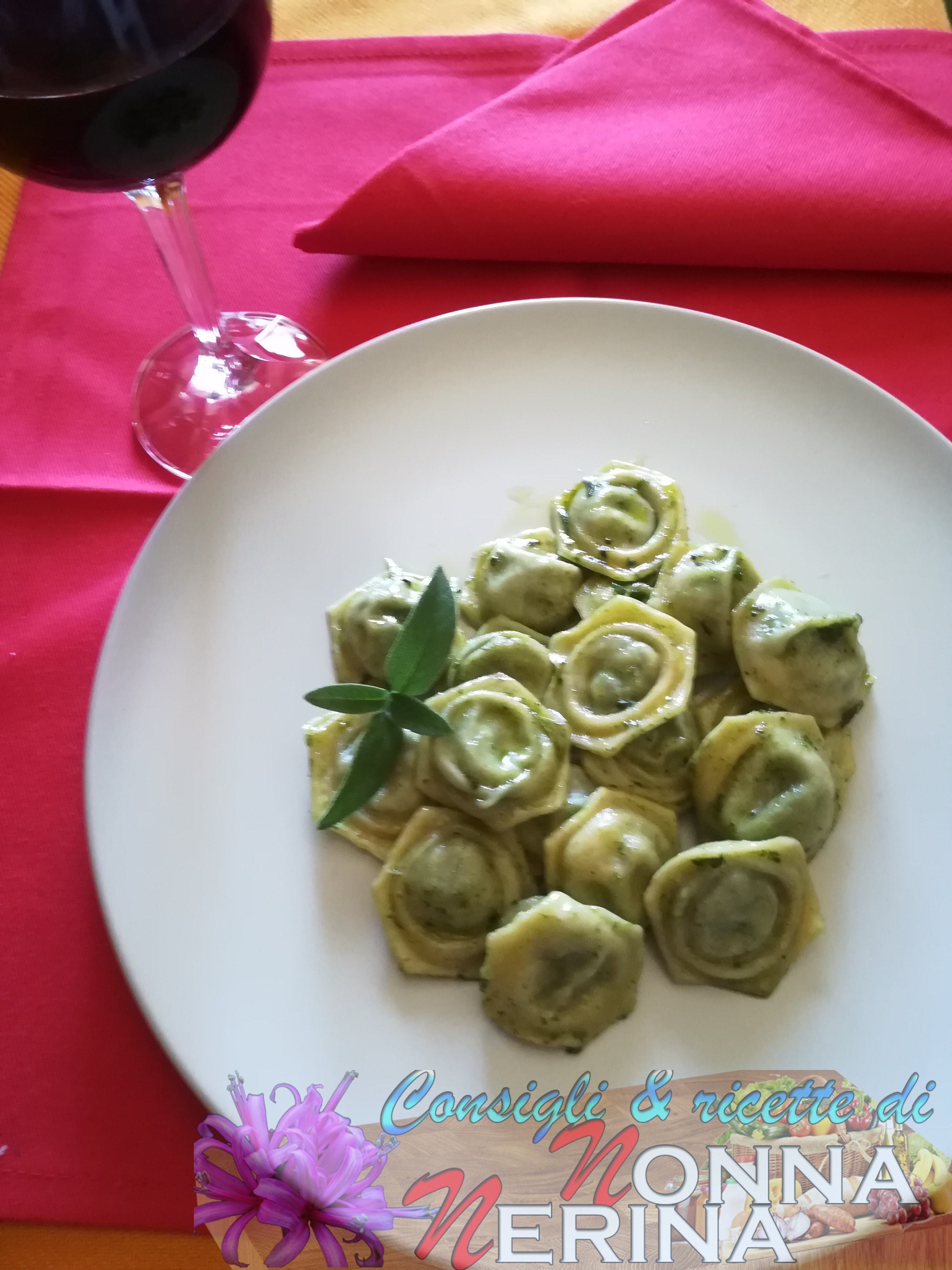 RAVIOLI DI SPINACI AL BURRO E SALVIA